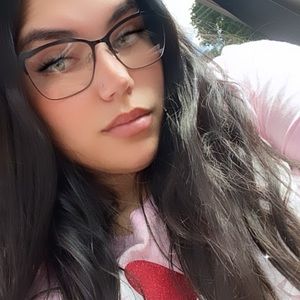 Meet your Posher, Daniela